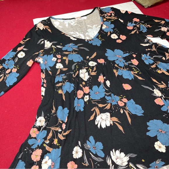 Torrid 1 BLUE floral TUNIC long Sleeve high waist scoop neck strrtchy knit shirt - Picture 3 of 14